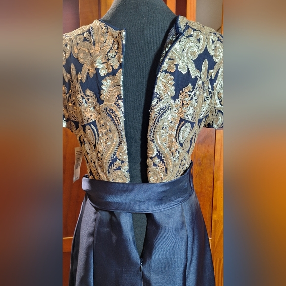 NWT R&M RICHARDS Navy and Gold Maxi Dress - Picture 6 of 10